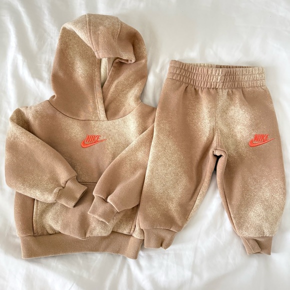 Nike Baby Lightweight Fleece Pullover Hoodie and Joggers 2-Piece Size 12M - Picture 2 of 3